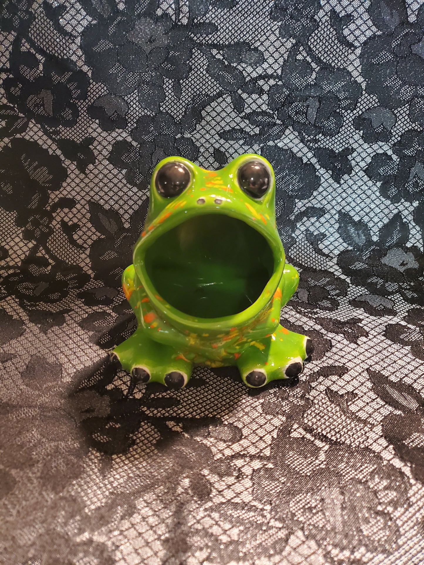 Vintage Ceramic Frogs