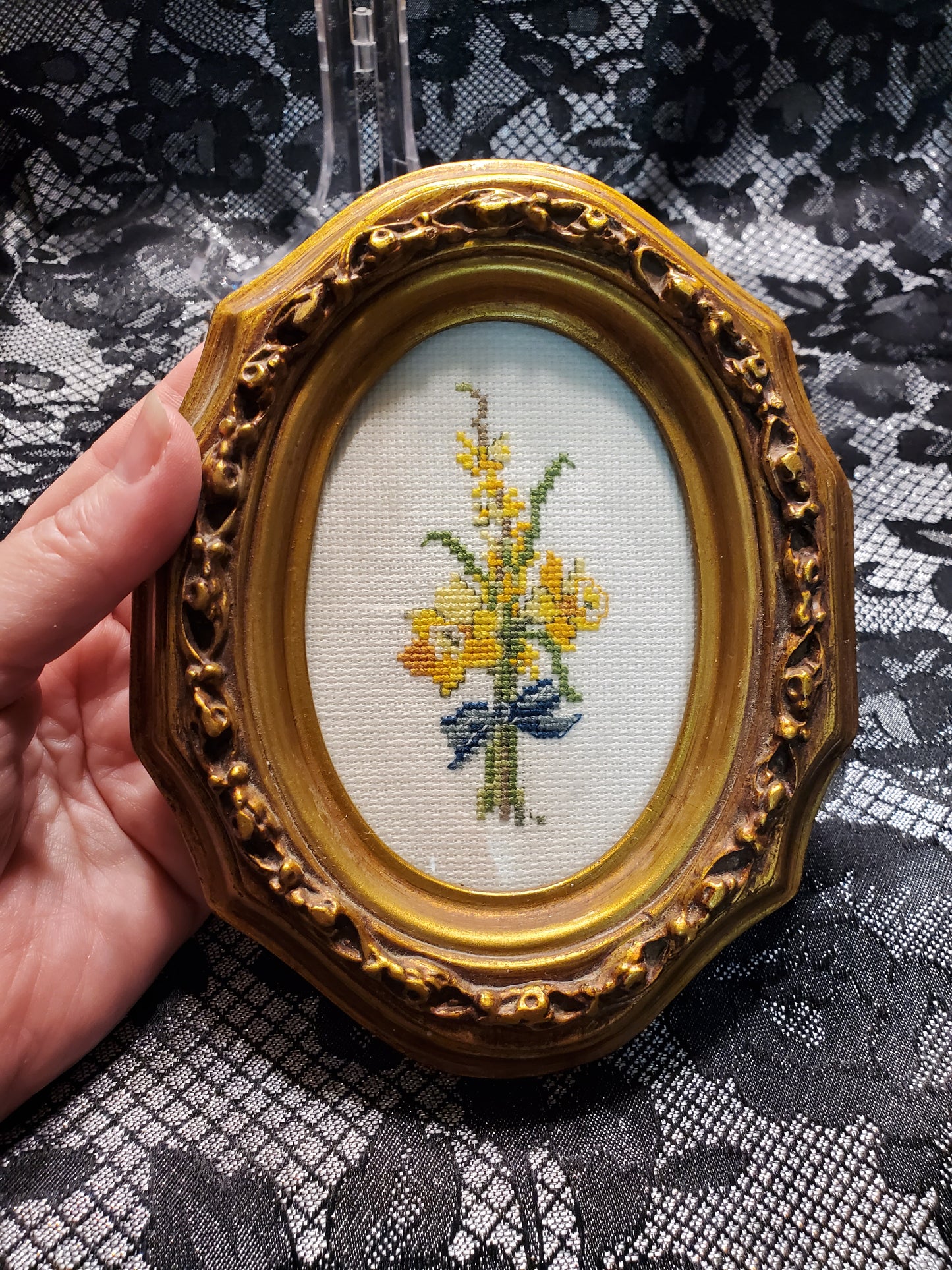 Vintage Daffodil Cross Stitch